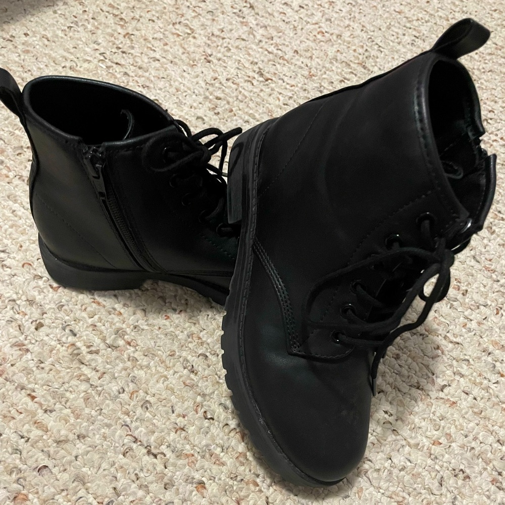 Ankle boots, size 2.